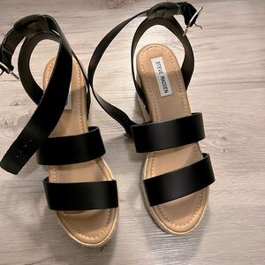 Steve Madden Platform sandals